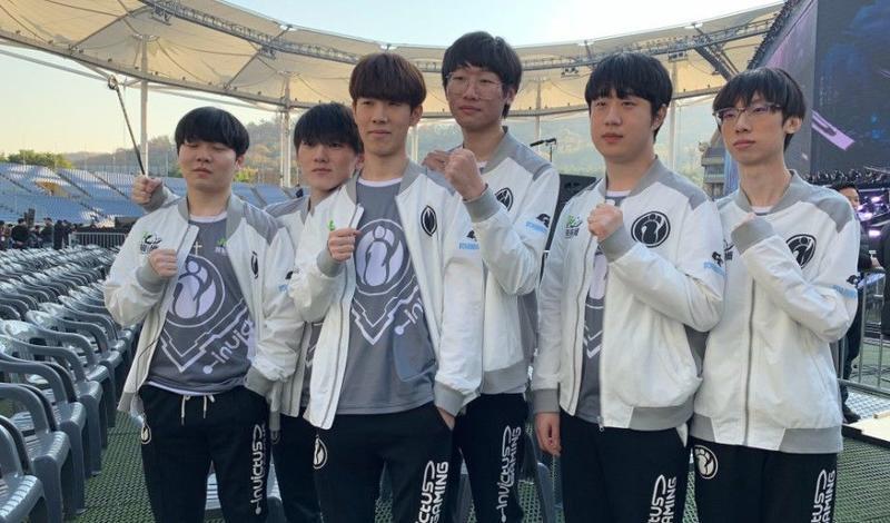 “奥运会新增铁人三项项目，考验运动员耐力极限”.